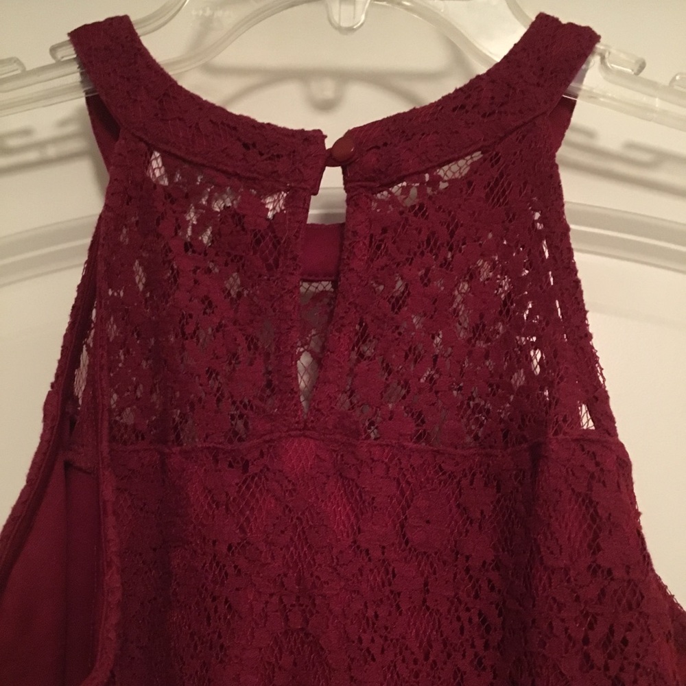 Red lace top - Picture 4 of 6